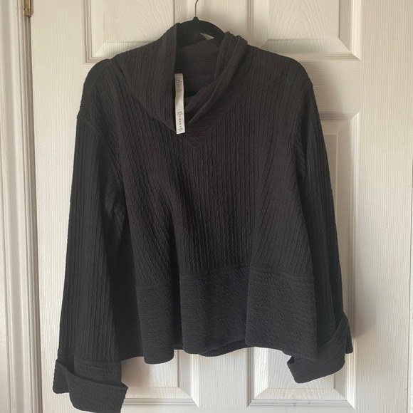 lululemon athletica Sweaters - Lululemon textured cotton sweater.